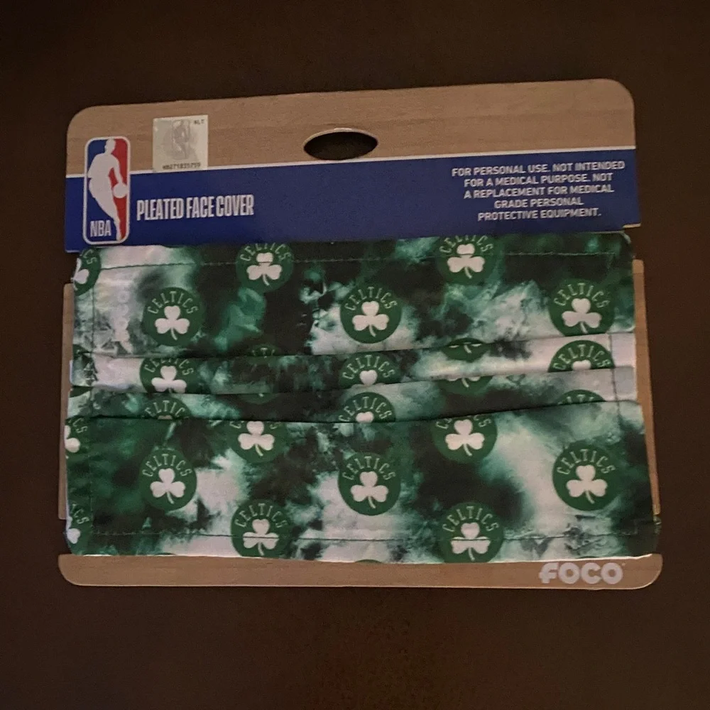 NBA Boston Celtics Pleated Face Cover.